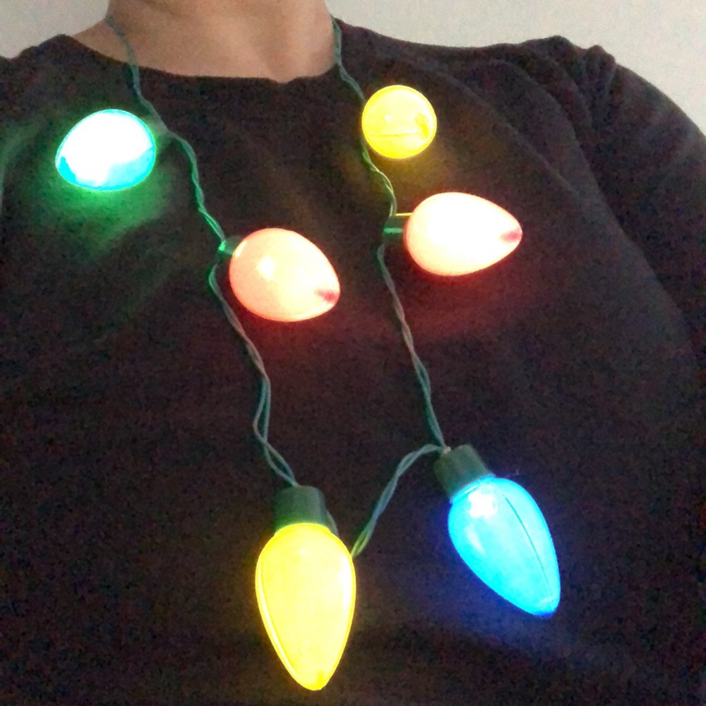 🎄Light up Christmas LED Light necklace